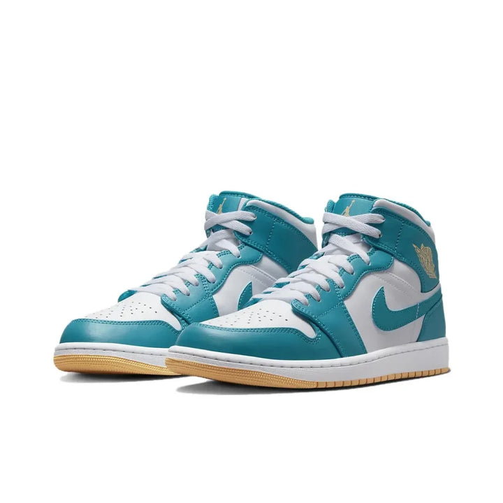 Nike Air Jordan 1 Mens trainers Medium Cut Basketball Shoes White