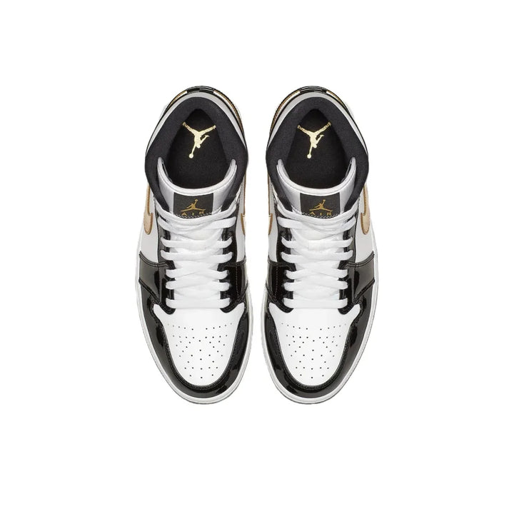 Nike Air Jordan 1 Mens trainers Medium Cut Basketball Shoes White