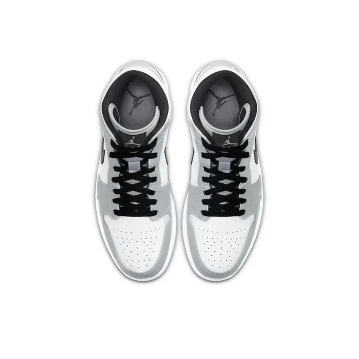 Nike Air Jordan 1 Mens trainers Medium Cut Basketball Shoes White