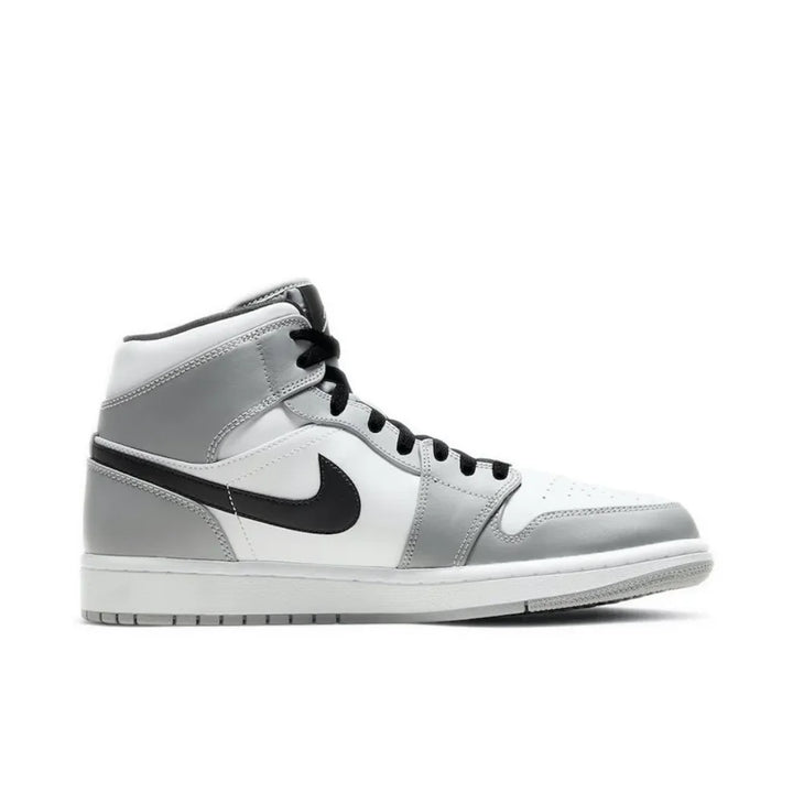 Nike Air Jordan 1 Mens trainers Medium Cut Basketball Shoes White